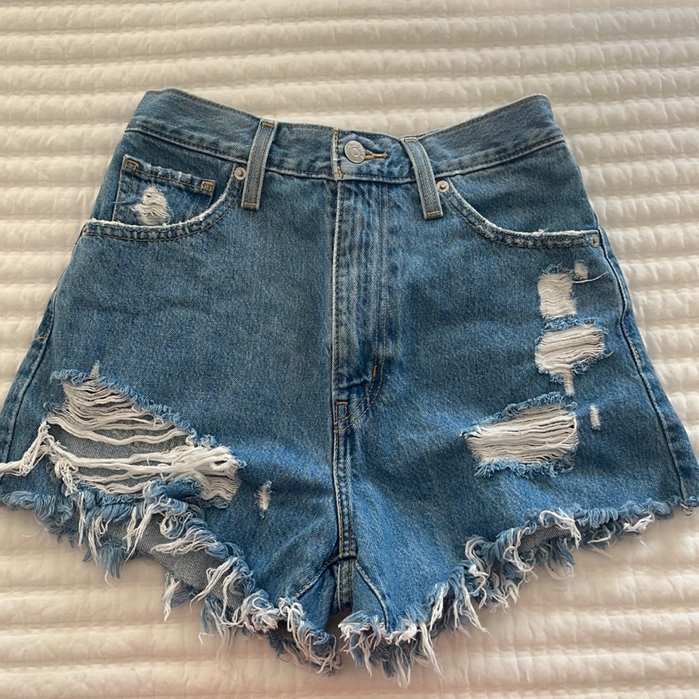 LEVI high waisted mom shorts